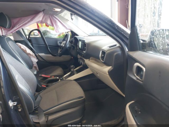 KMHRC8A3XLU029083 Hyundai Venue Denim