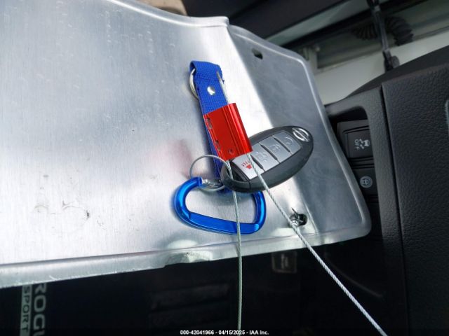 JN1BJ1CP8HW003213 Nissan 2017