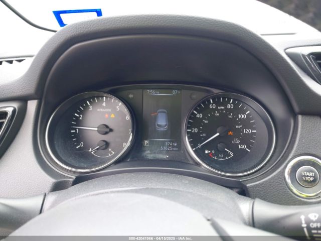 JN1BJ1CP8HW003213 Nissan 2017