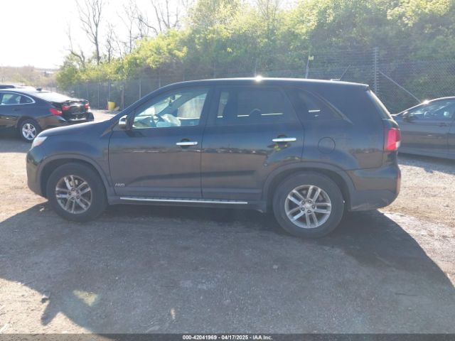 5XYKTCA63FG614211 KIA SORENTO LX