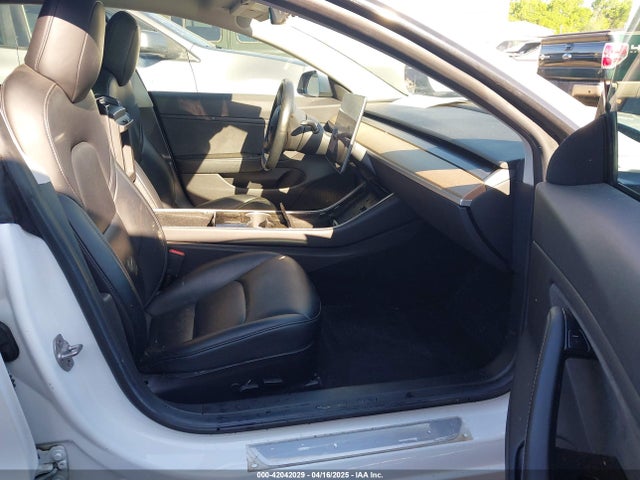 2019 TESLA MODEL 3 5YJ3E1EAXKF412257 Photo 4