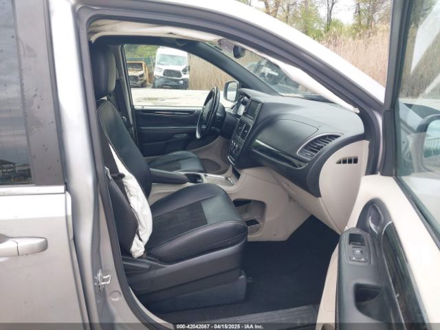 2C4RDGCG2KR775504 Dodge Grand Caravan Sxt