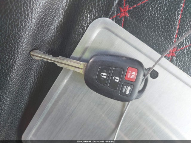 Toyota COROLLA LE 2018 5YFBURHE0JP776363 Image 11