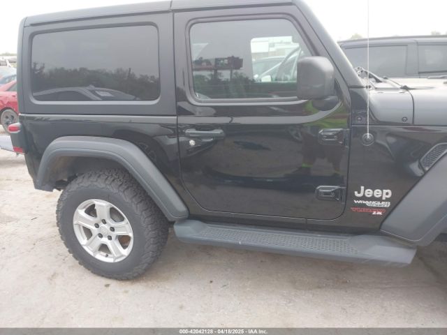 1C4GJXAN1JW255415 Jeep Wrangler Sport S 4x4