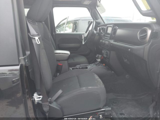 1C4GJXAN1JW255415 Jeep Wrangler Sport S 4x4