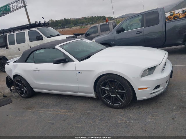 1ZVBP8EM8E5333696 Ford Mustang V6