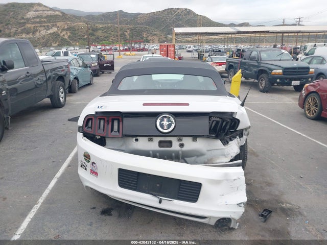 1ZVBP8EM8E5333696 Ford Mustang V6