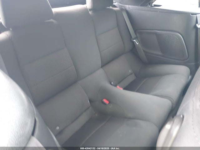 1ZVBP8EM8E5333696 Ford Mustang V6