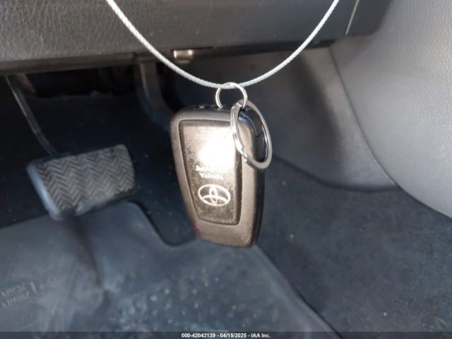 JTNKHMBX3L1066720 Toyota C-HR XLE