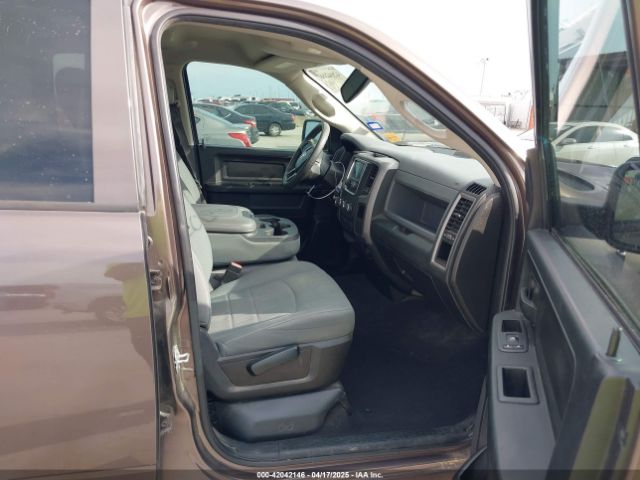 2019 RAM 1500 CLASSIC 1C6RR6FT6KS742077 Photo 4