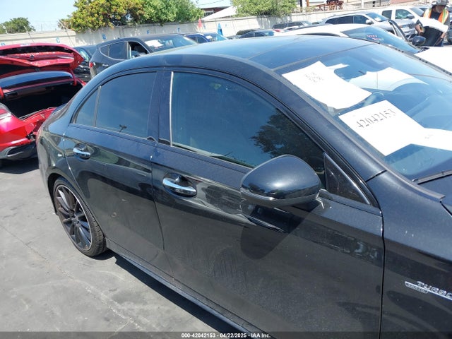 W1K3G5BB1MJ293241 Mercedes-Benz m260