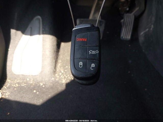 1C3CCCBB9FN674748 Chrysler 200 S
