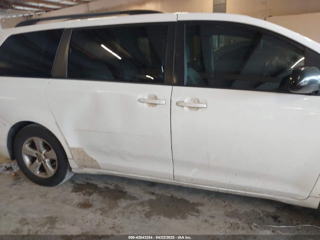 5TDKK3DC9GS699659 Toyota Sienna Le 8 Passenger