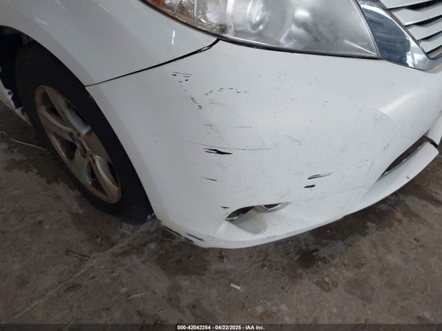 5TDKK3DC9GS699659 Toyota Sienna Le 8 Passenger