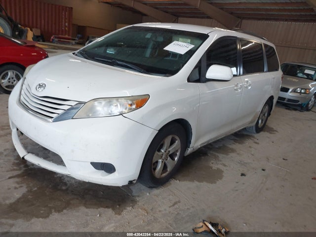 5TDKK3DC9GS699659 Toyota Sienna Le 8 Passenger