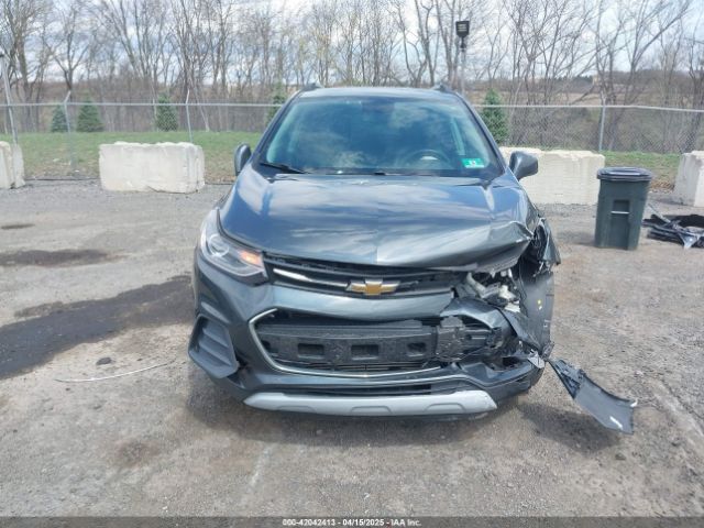 KL7CJLSB1JB581828 Chevrolet Trax Lt
