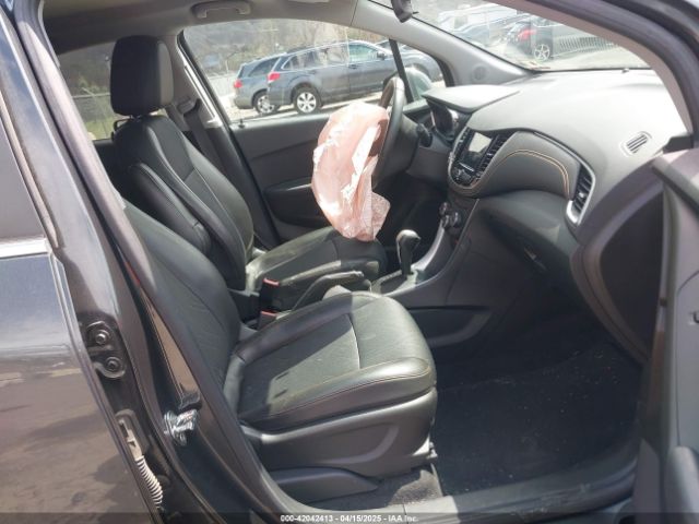 KL7CJLSB1JB581828 Chevrolet Trax Lt