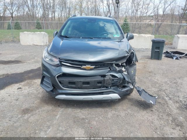 KL7CJLSB1JB581828 Chevrolet Trax Lt