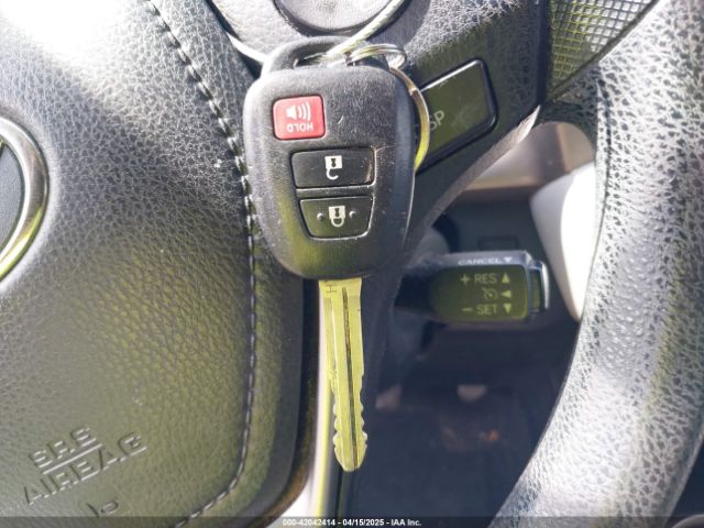 JTMWFREV5FD070547 Toyota Rav4 Xle