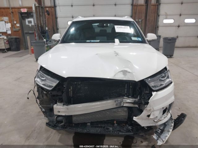 WA1ECCFS0HR009385 Audi Q3 2.0t Premium