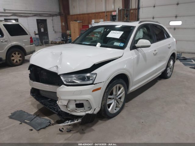 WA1ECCFS0HR009385 Audi Q3 2.0t Premium
