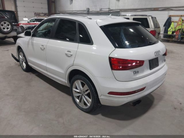 WA1ECCFS0HR009385 Audi Q3 2.0t Premium