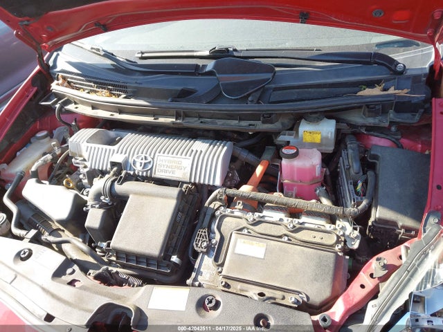 JTDKN3DU6F1913227 Toyota Prius Three