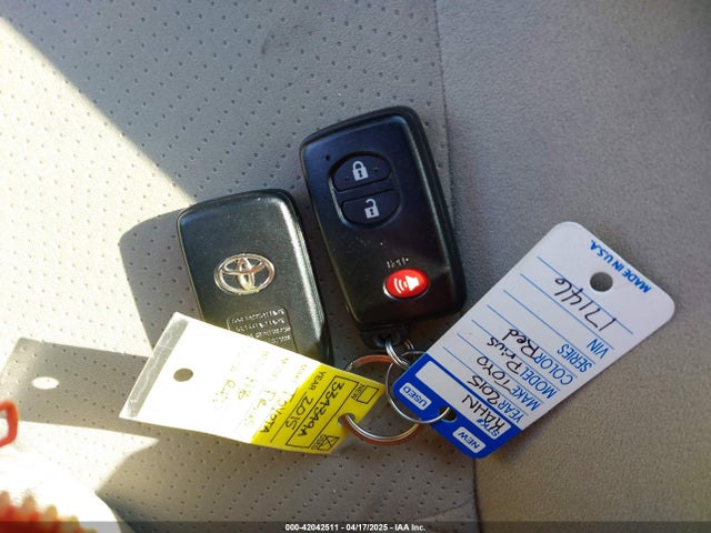 JTDKN3DU6F1913227 Toyota Prius Three