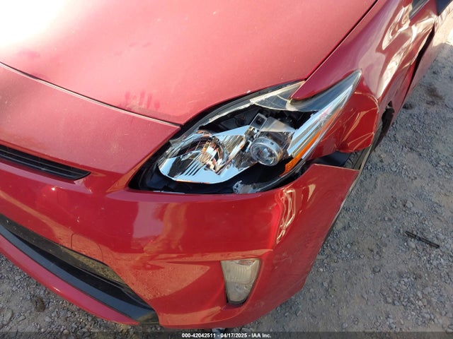 JTDKN3DU6F1913227 Toyota Prius Three