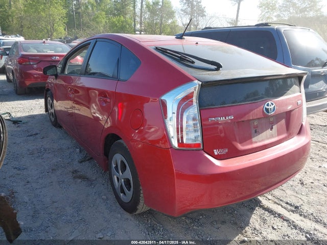 JTDKN3DU6F1913227 Toyota Prius Three