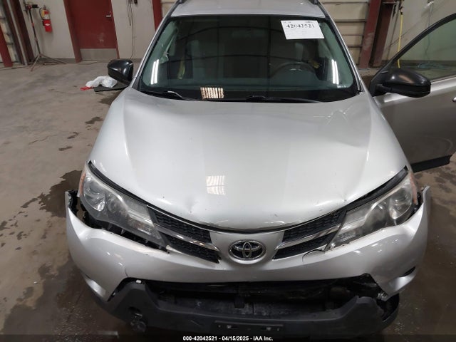 2T3BFREV2FW397957 Toyota RAV4 LE