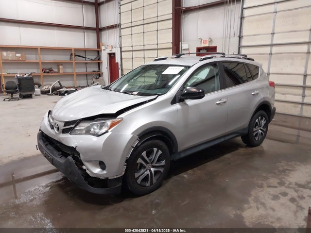 2T3BFREV2FW397957 Toyota RAV4 LE