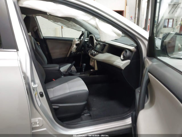 2T3BFREV2FW397957 Toyota RAV4 LE