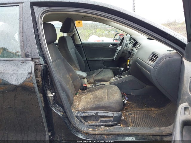 3VW267AJ8GM379129 Volkswagen Jetta 1.4t S