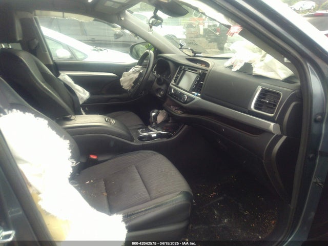 Toyota Highlander Le Plus 2018 5TDBZRFH6JS800526 Image 5