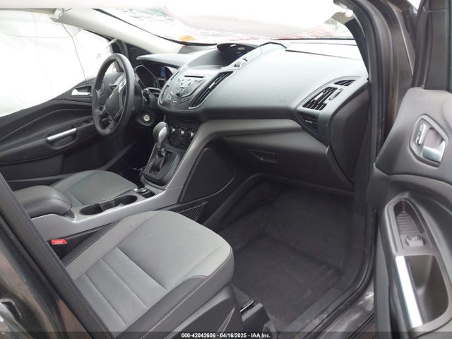 1FMCU0G74FUC07038 Ford ESCAPE SE
