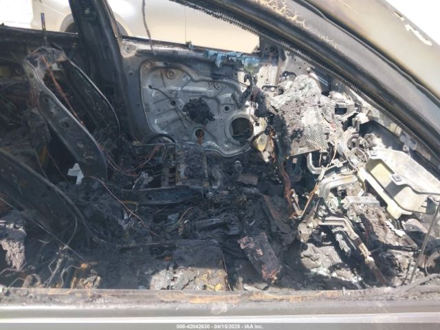 5XYKT3A65EG486679 KIA SORENTO LX