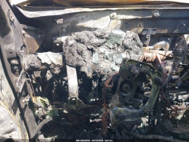 5XYKT3A65EG486679 KIA SORENTO LX
