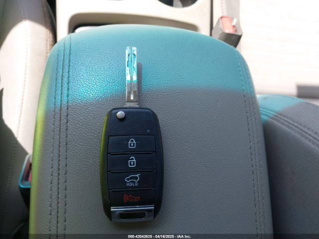 KNDPM3AC2J7458841 KIA Sportage Lx