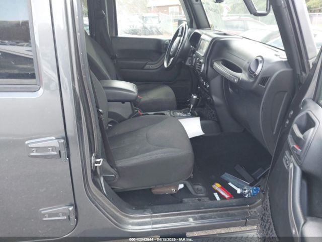1C4HJWDG2JL930461 Jeep Wrangler Jk Unlimited Sport S 4x4