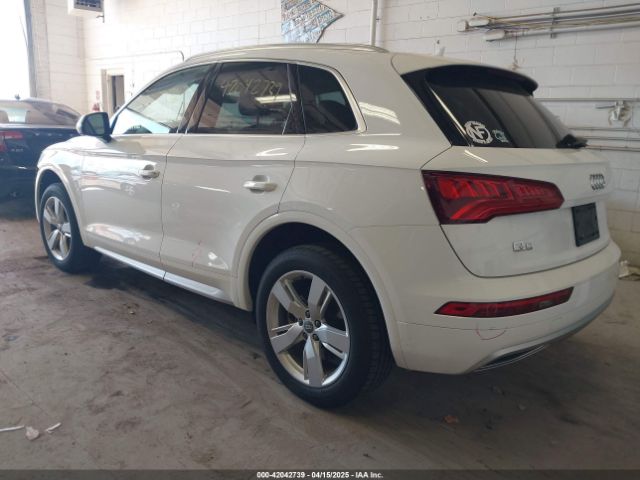 2019 AUDI Q5 WA1ANAFY3K2131756 Photo 2