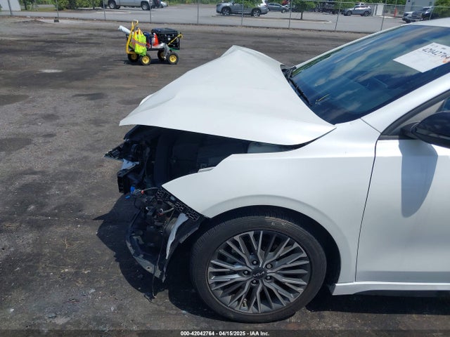 3KPF54AD8PE638941 KIA Forte Gt-line