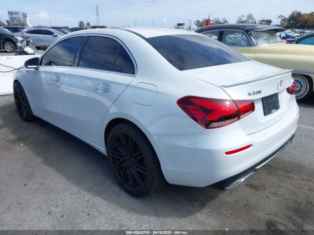 WDD3G4EB4LW038378 Mercedes-Benz A 220