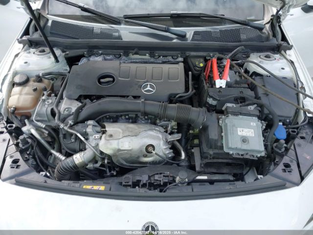 WDD3G4EB4LW038378 Mercedes-Benz A 220