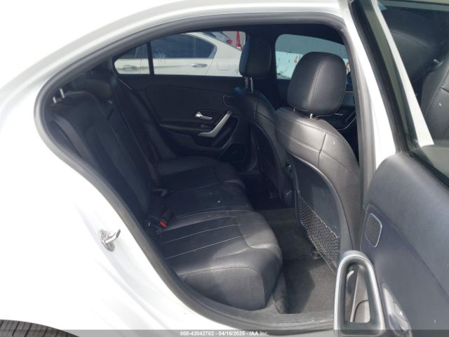 WDD3G4EB4LW038378 Mercedes-Benz A 220