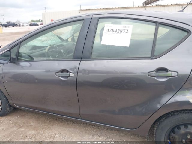 JTDKDTB38E1082180 Toyota Prius C Two