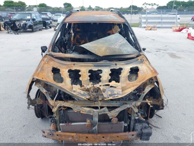 2T3ZFREV2HW368606 Toyota RAV4 LE