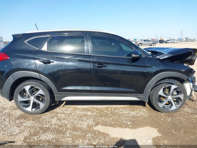KM8J33A23HU490270 Hyundai Tucson Sport