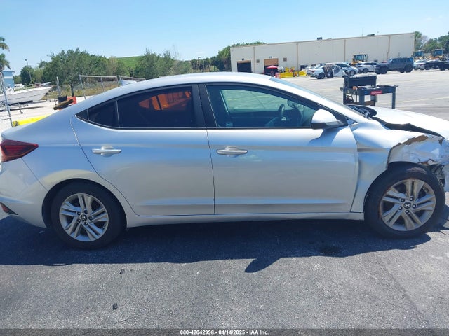 5NPD84LF1KH408272 Hyundai ELANTRA SEL