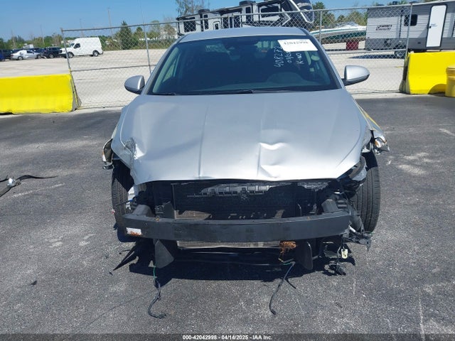 5NPD84LF1KH408272 Hyundai ELANTRA SEL